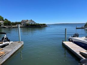 55 Leafy Way, Aquebogue NY 11931