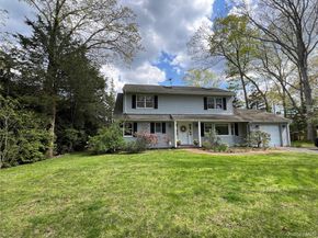 55 Leafy Way, Aquebogue NY 11931