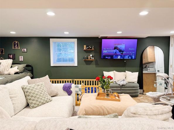 1543 William Street, North Merrick NY 11566