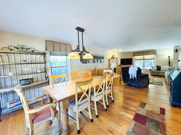 1543 William Street, North Merrick NY 11566