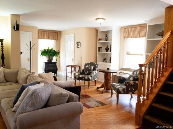 1543 William Street, North Merrick NY 11566