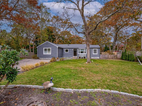 39 Lynncliff Road, Hampton Bays NY 11946