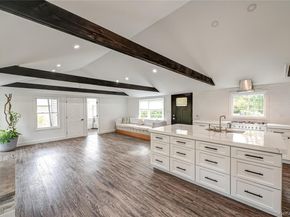 39 Lynncliff Road, Hampton Bays NY 11946