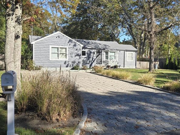 39 Lynncliff Road, Hampton Bays NY 11946