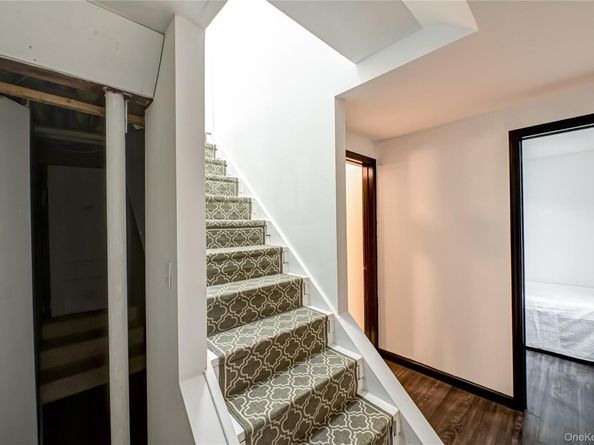 39 Lynncliff Road, Hampton Bays NY 11946