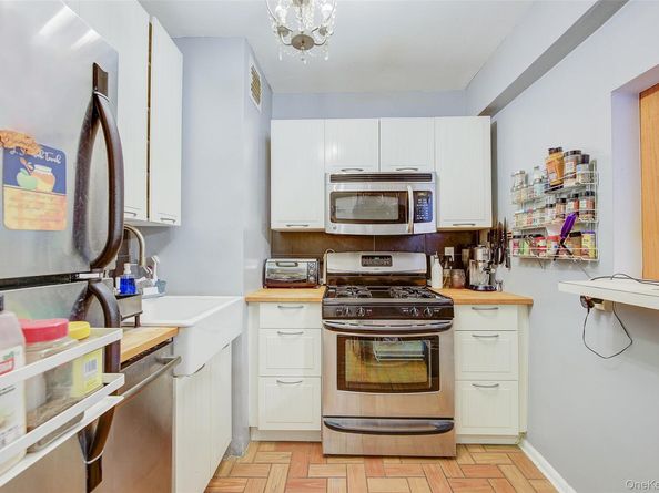 66-01 Burns Street 4N, Rego Park NY 11374