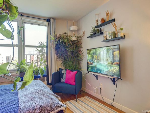 66-01 Burns Street 4N, Rego Park NY 11374