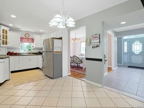 49 Nanny Hagen Road, Thornwood NY 10594