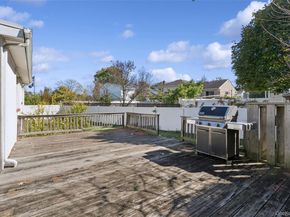 14 Bell Court, Bellmore NY 11710
