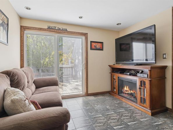 14 Bell Court, Bellmore NY 11710
