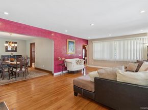 14 Bell Court, Bellmore NY 11710