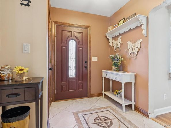 14 Bell Court, Bellmore NY 11710