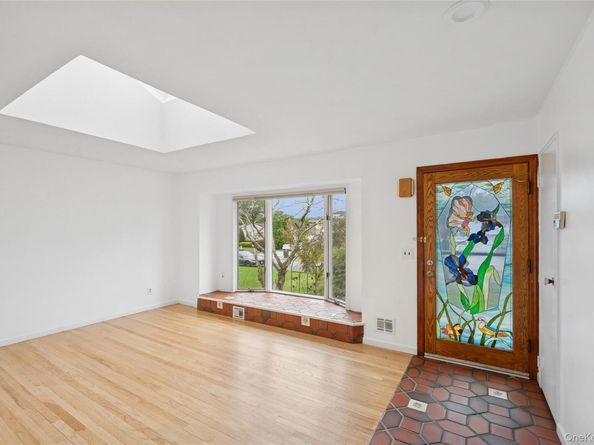 11 Montrose Drive, Commack NY 11725