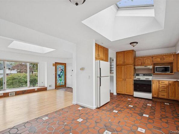11 Montrose Drive, Commack NY 11725