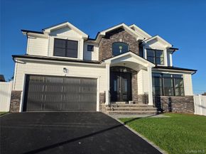 47 Shelter Hill Road, Plainview NY 11803