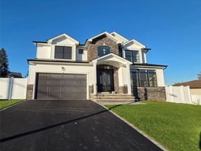 47 Shelter Hill Road, Plainview NY 11803