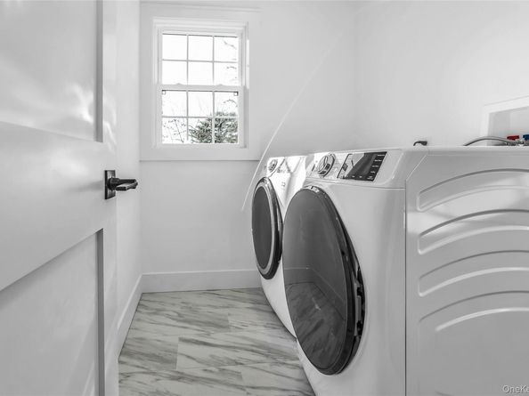 47 Shelter Hill Road, Plainview NY 11803