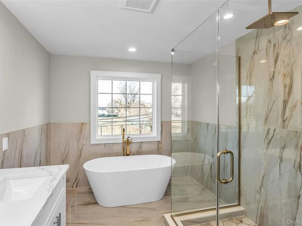 47 Shelter Hill Road, Plainview NY 11803