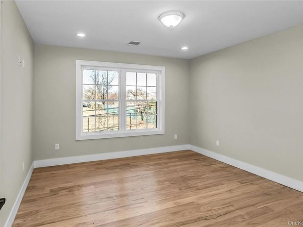 47 Shelter Hill Road, Plainview NY 11803