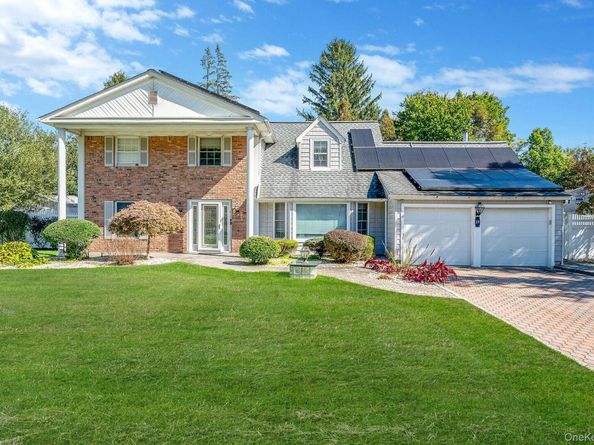 19 Dumond Place, Coram NY 11727