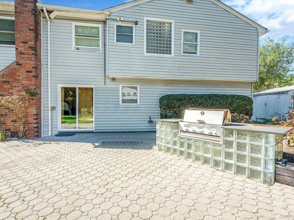 19 Dumond Place, Coram NY 11727