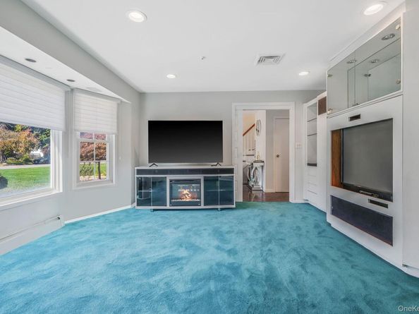 19 Dumond Place, Coram NY 11727