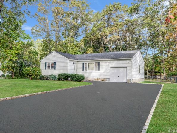 175 Pleasant Street, Ronkonkoma NY 11779