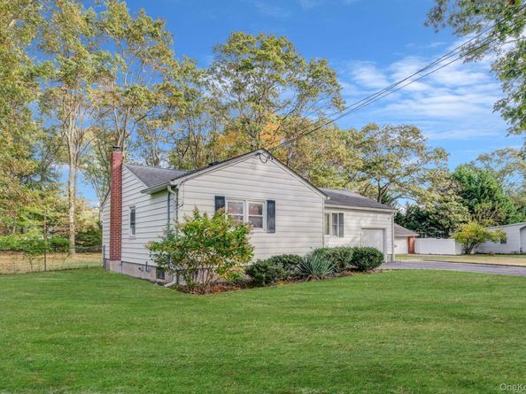 175 Pleasant Street, Ronkonkoma NY 11779