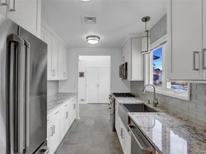 23 Lillian Lane, Plainview NY 11803