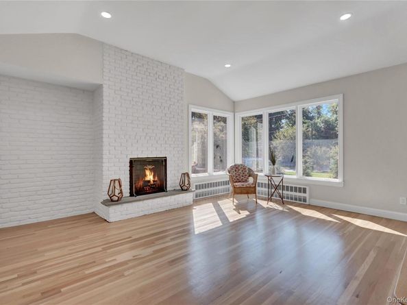 19 Millford Drive, Locust Valley NY 11560