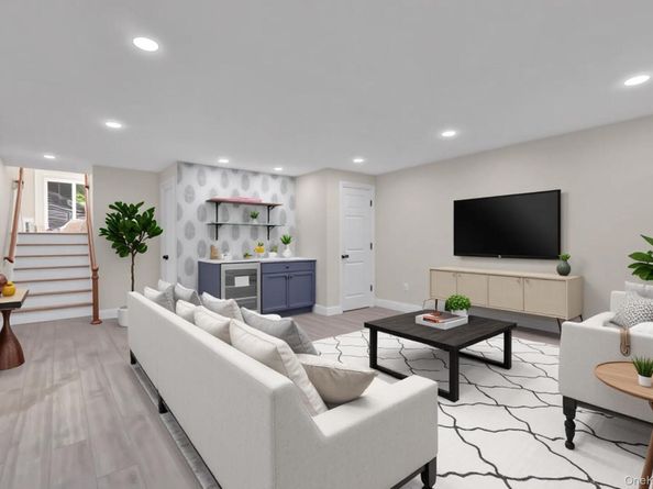 19 Millford Drive, Locust Valley NY 11560