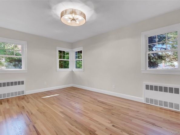 19 Millford Drive, Locust Valley NY 11560