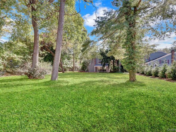 19 Millford Drive, Locust Valley NY 11560