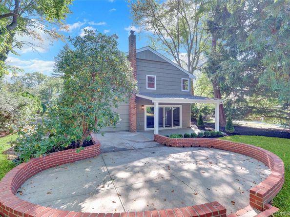 19 Millford Drive, Locust Valley NY 11560