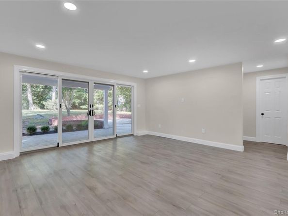 19 Millford Drive, Locust Valley NY 11560