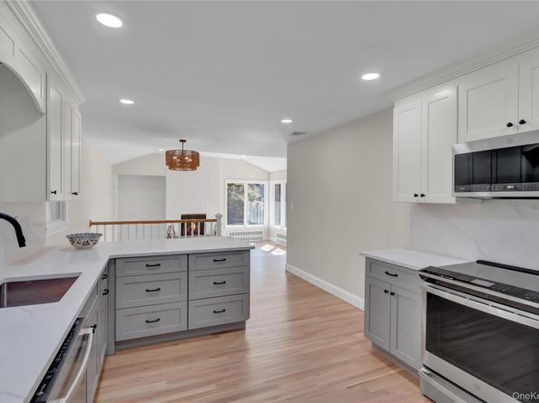 19 Millford Drive, Locust Valley NY 11560