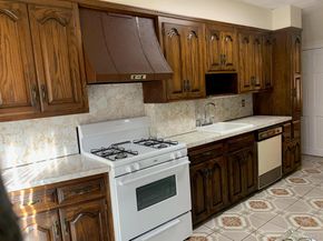 7704 85th Street, Glendale NY 11385