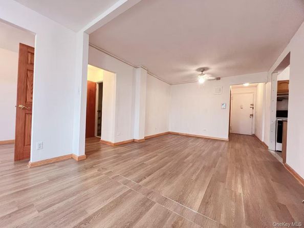 15272 Melbourne Avenue 3A, Flushing NY 11367
