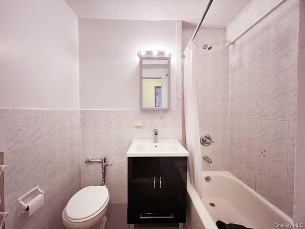 15272 Melbourne Avenue 3A, Flushing NY 11367