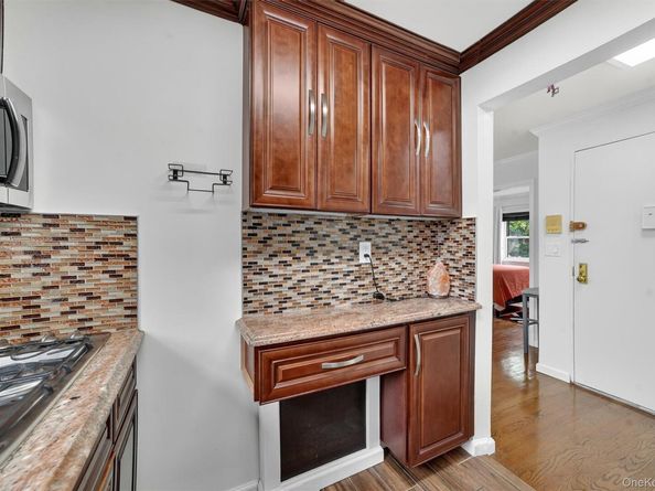 189 Drake Avenue 1B, New Rochelle NY 10805