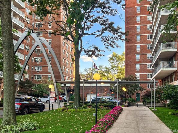 52-30 39th Drive 7F, Woodside NY 11377