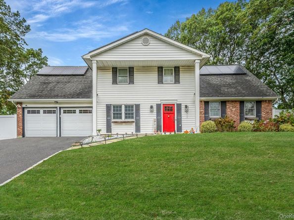 8 Linden Street, Coram NY 11727