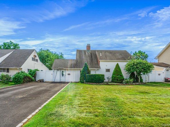236 Duckpond Drive S, Wantagh NY 11793