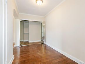 2 Townhouse Place 3N, Great Neck NY 11021