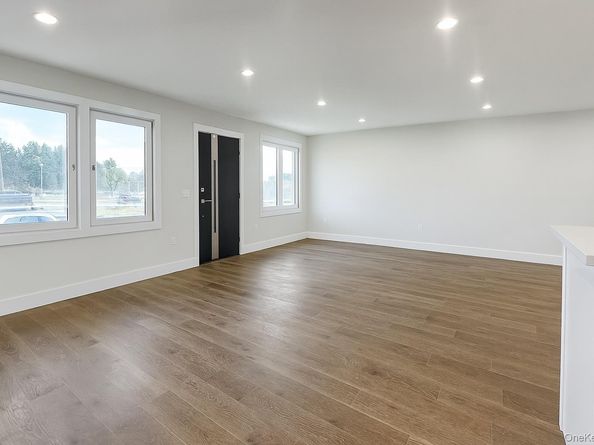 437 Sunrise Highway, West Babylon NY 11704