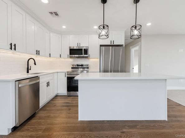 437 Sunrise Highway, West Babylon NY 11704