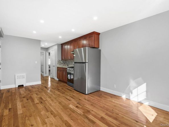 2943 Yates Avenue, Bronx NY 10469