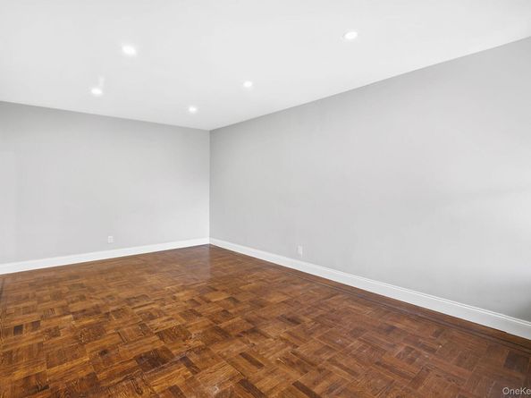 2943 Yates Avenue, Bronx NY 10469