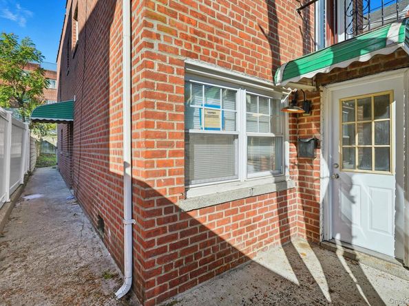 2943 Yates Avenue, Bronx NY 10469