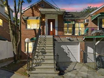 2943 Yates Avenue